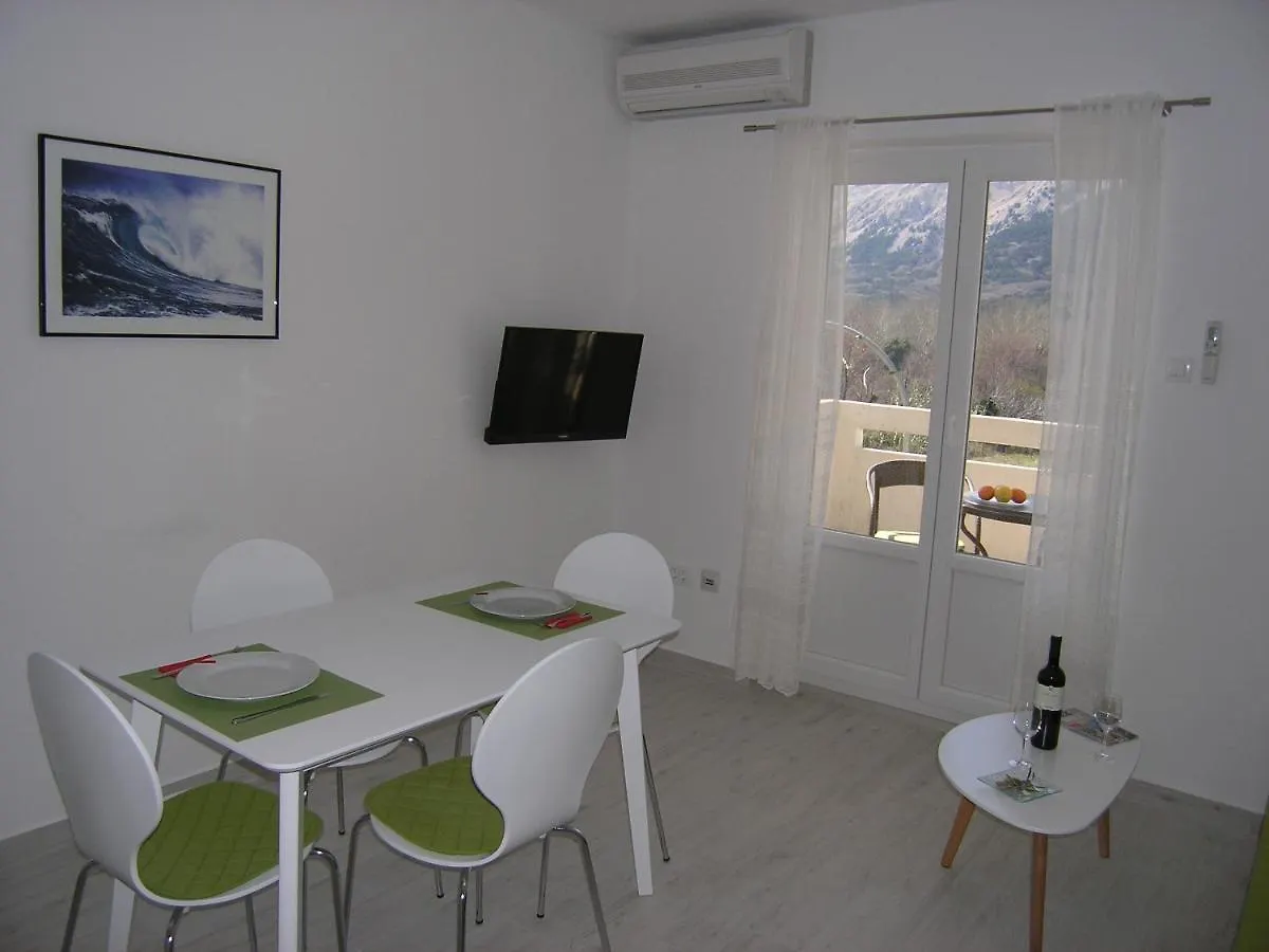 Apartments Aventura Baska For Relaxing Holidays  Baska (Krk)
