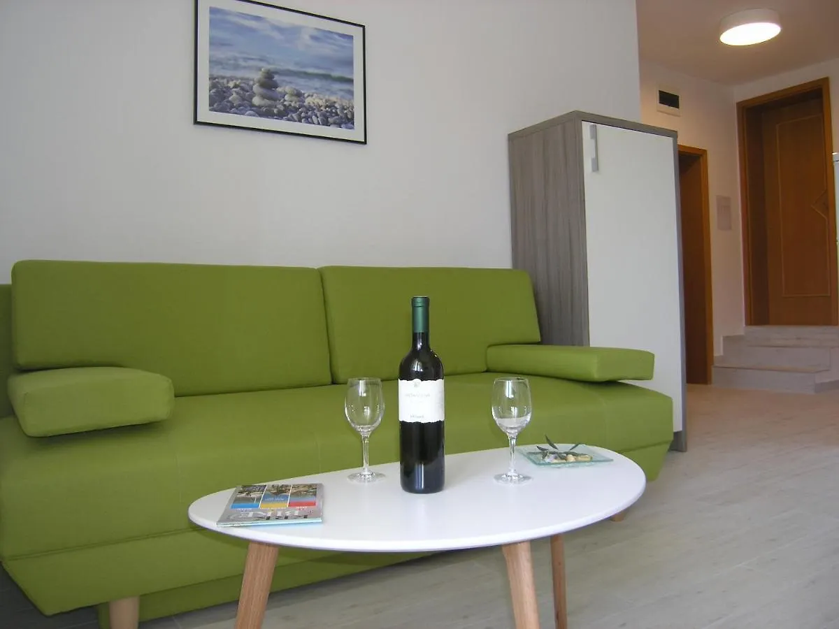 Apartments Aventura Baska For Relaxing Holidays  Baska (Krk)