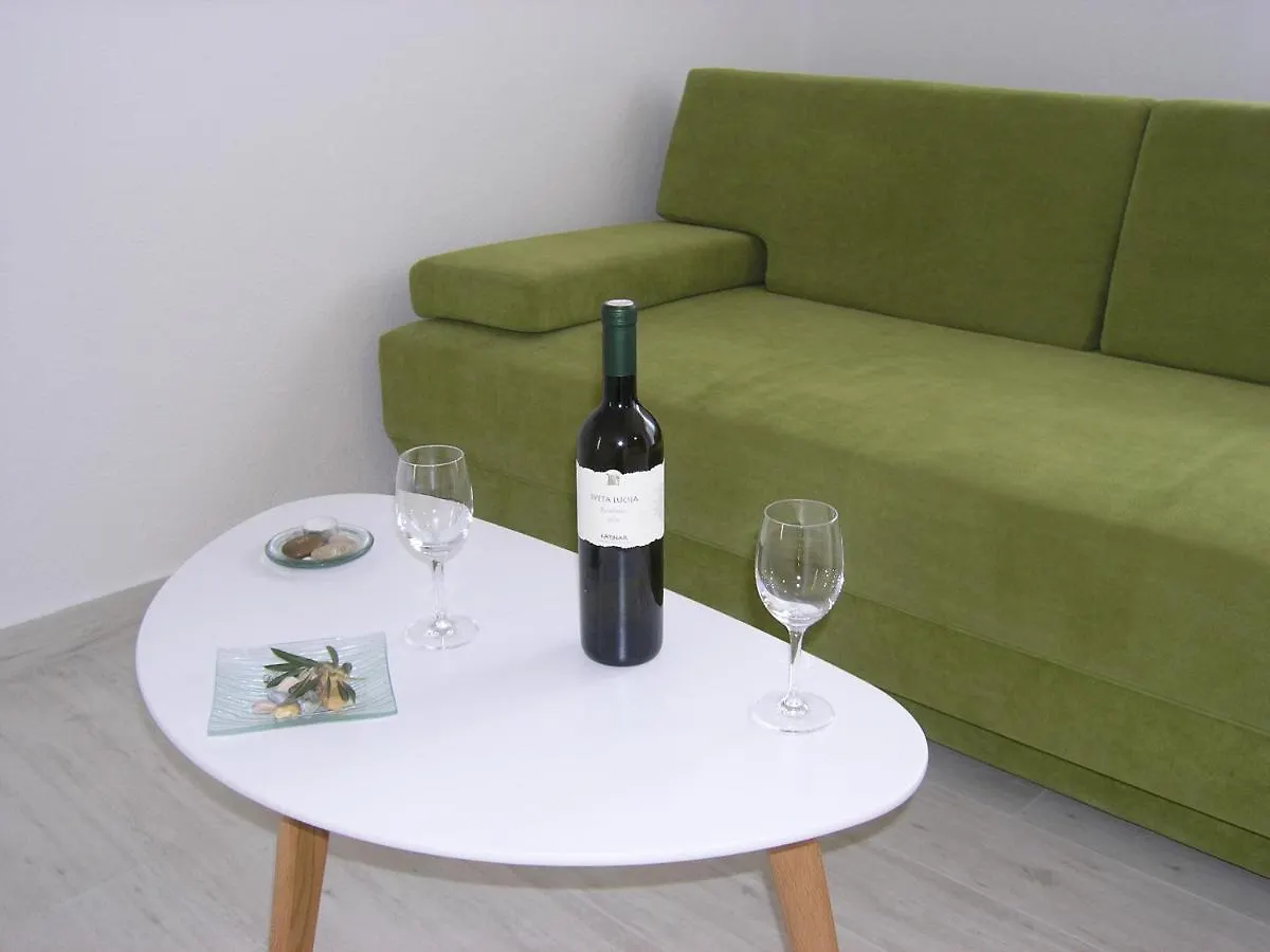 Apartments Aventura Baska For Relaxing Holidays Baska (Krk)