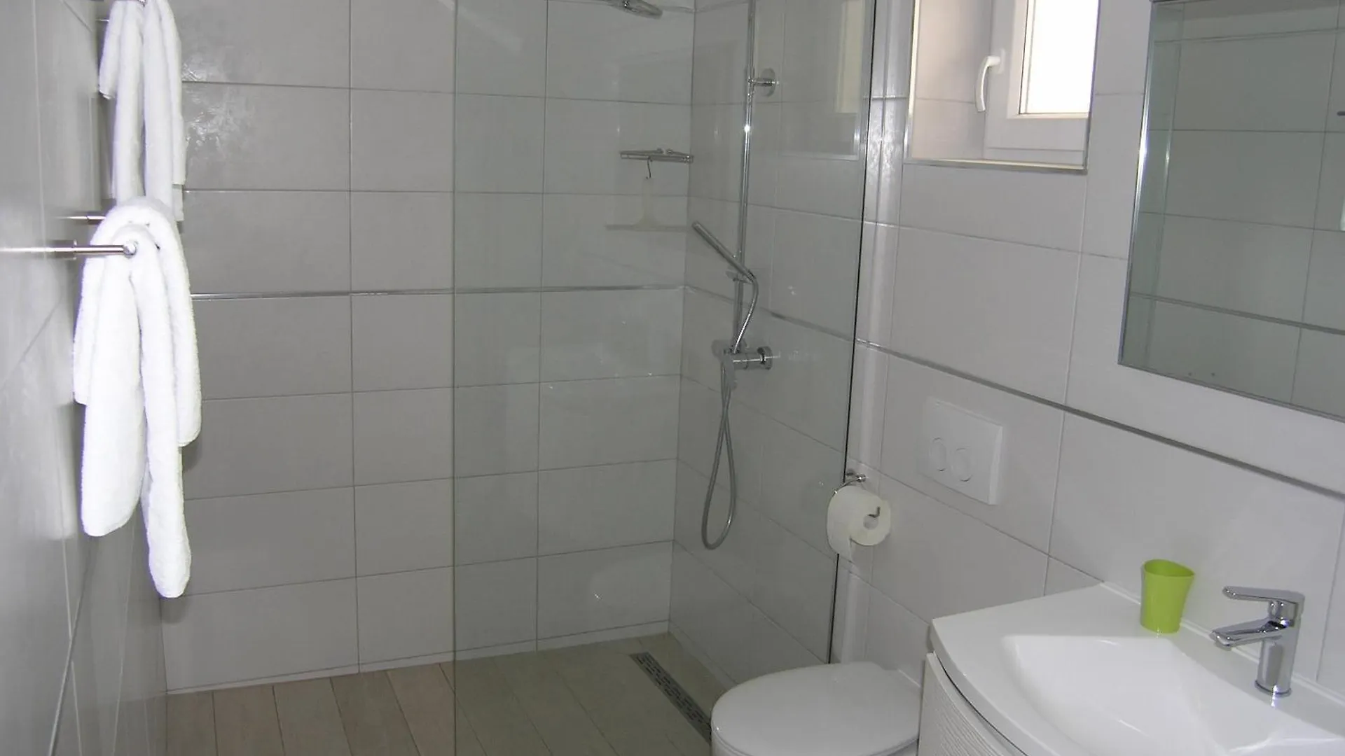 Apartments Aventura Baska For Relaxing Holidays Baska (Krk)
